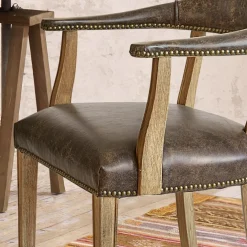 Chaise Heaton