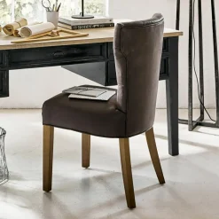 Chaise Moreno