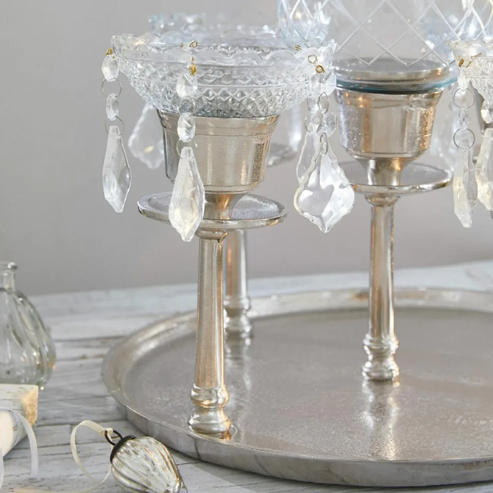 Chandelier Shaws